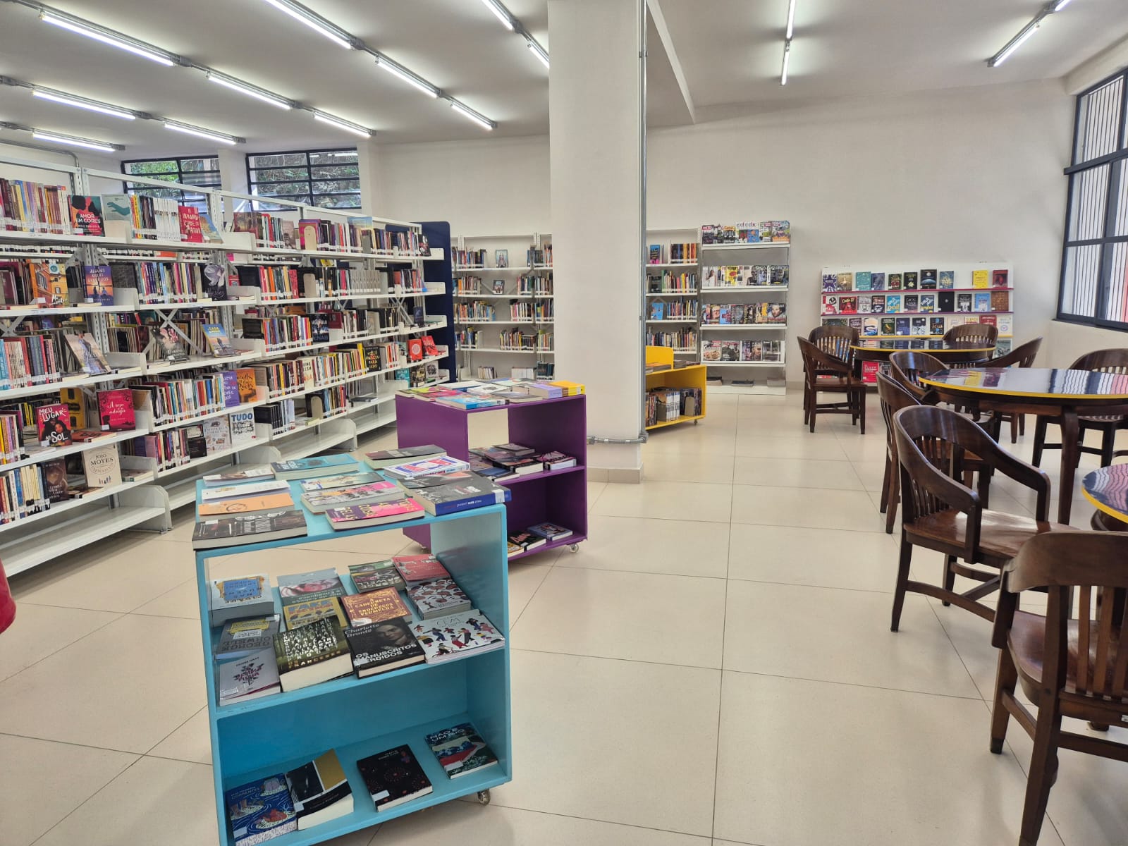Foto da sala de leitura da Biblioteca. (Foto: Reprodução)