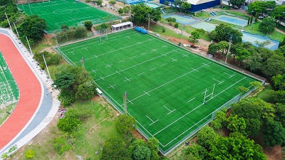 Visão área dos campos de rugby e futebol do Centro Esportivo Recreativo e Educativo do Trabalhador