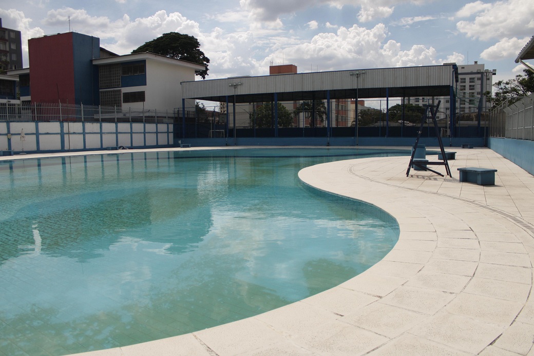 Piscina recém reformada do Centro Esportivo Vila Santa Catarina.