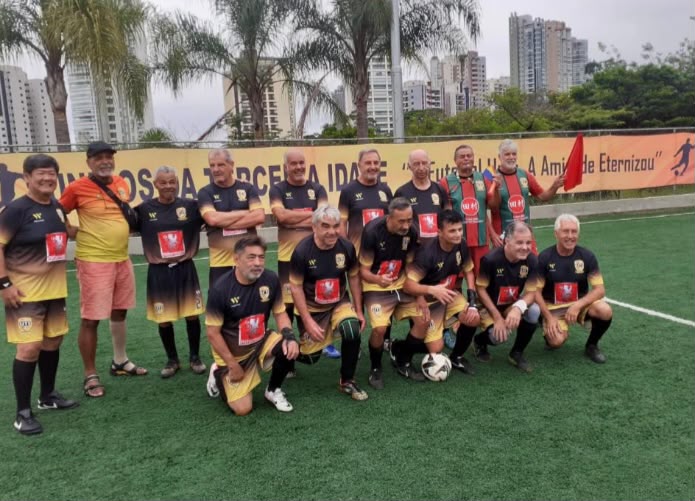 Na imagem, grupo Unidos da Terceira Idade (UTI).