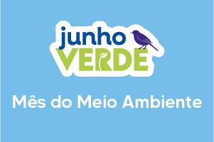 Imagem com fundo azul claro. No centro, há um logotipo com as palavras 