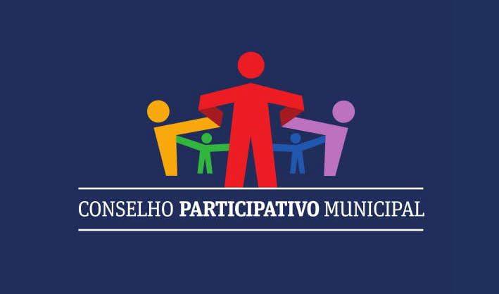 Logotipo do Conselho Participativo Municipal em fundo azul. A imagem apresenta figuras estilizadas coloridas representando a participação da comunidade, posicionadas ao redor de uma figura central maior. Na parte inferior, aparece o texto “CONSELHO PARTICIPATIVO MUNICIPAL” em letras brancas.