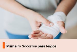 A imagem mostra uma pessoa com a mão enfaixada. Abaixo, uma faixa com o texto 